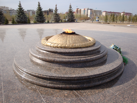 Монумент «Отан коргаушылары» в г. Астана